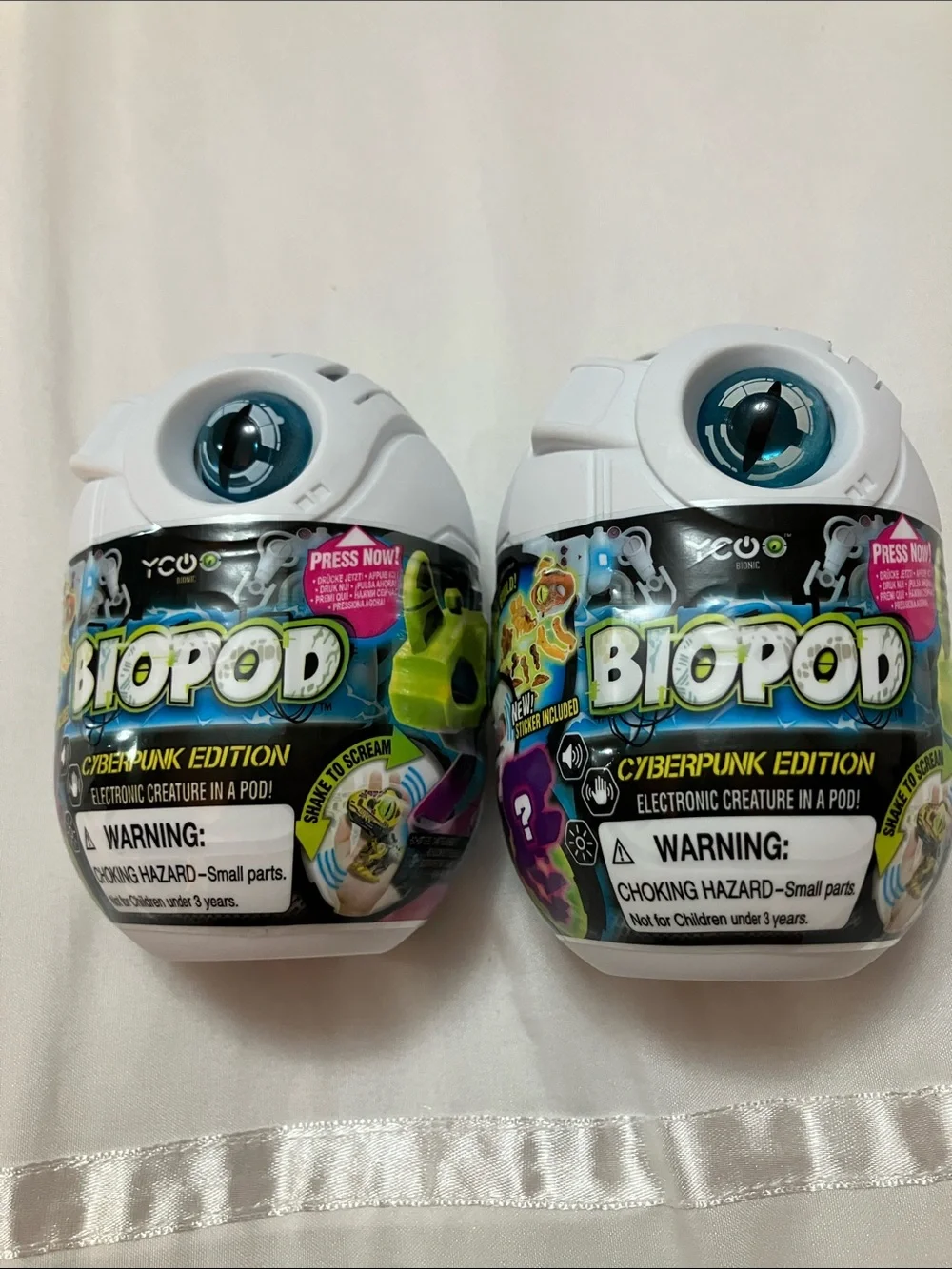 Cyberpunk Edition Electronic Creature Pod - White & Blue